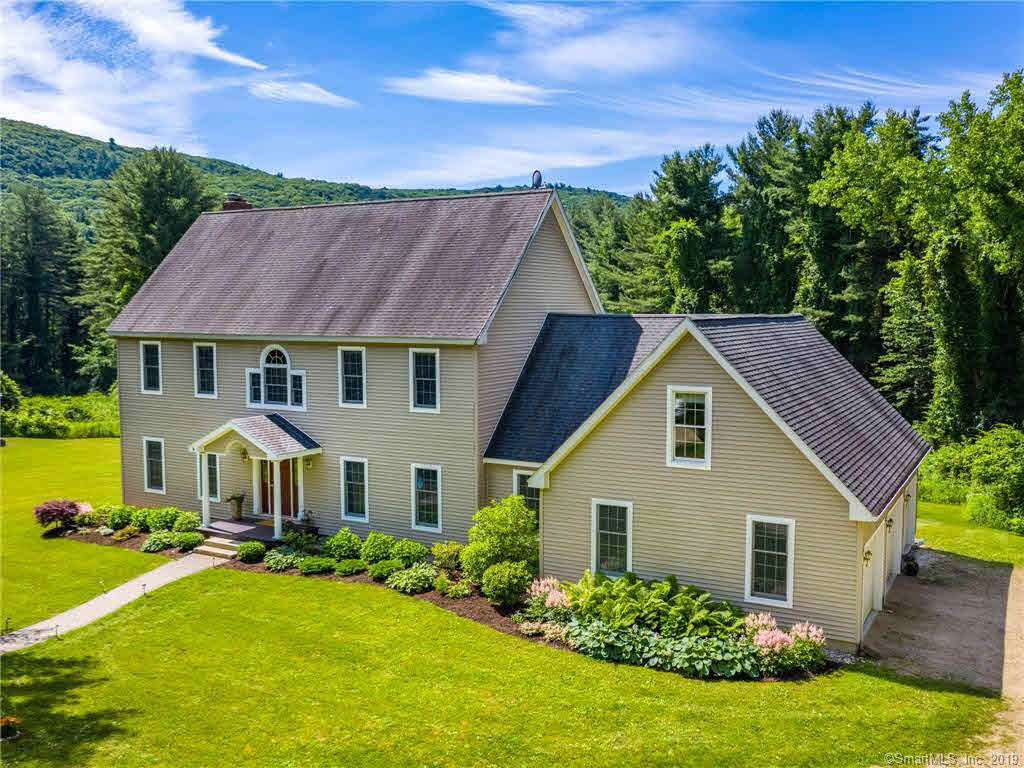 Building photograph for 152 WHITE HOLLOW ROAD